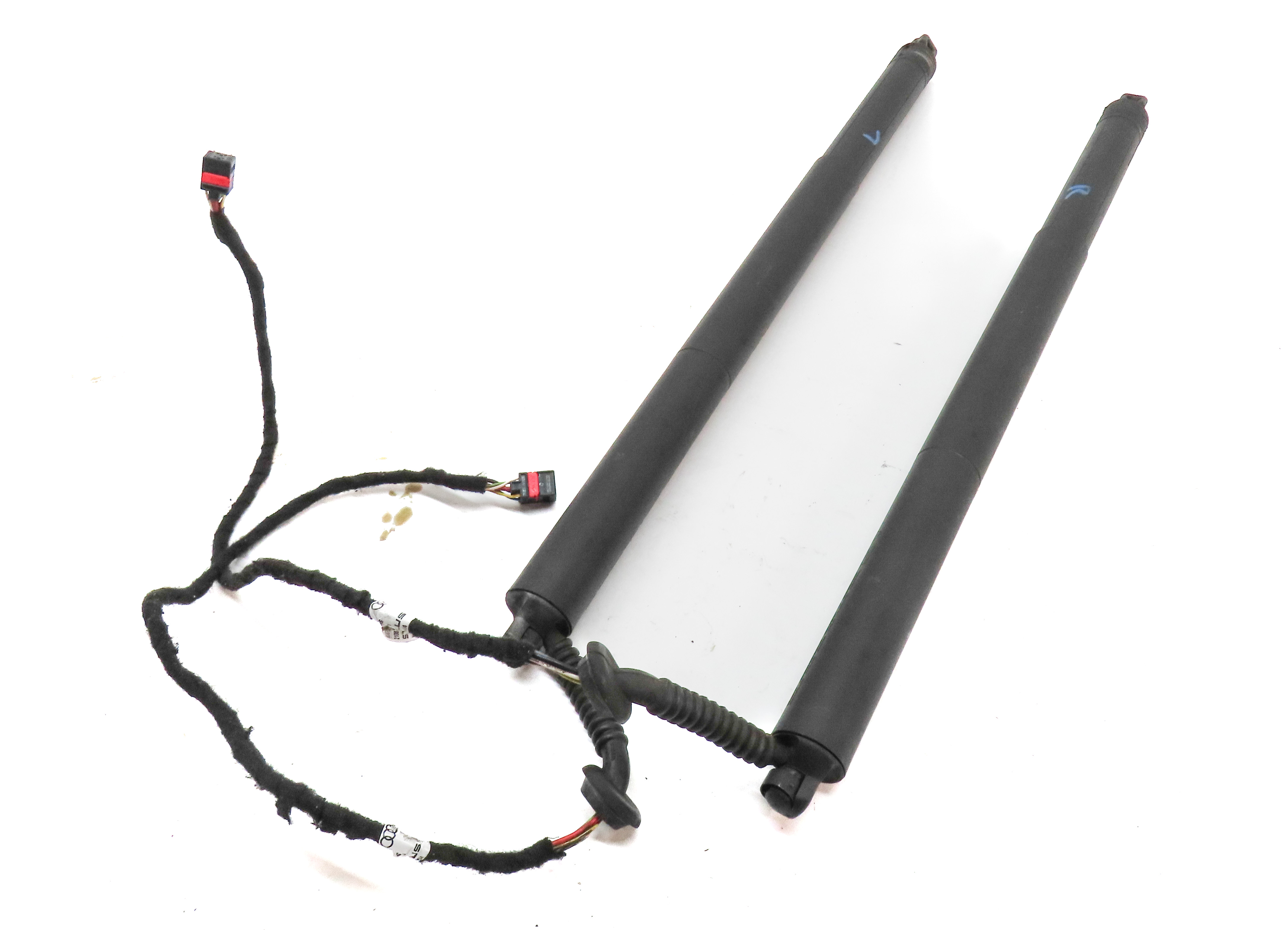 2015-2018 AUDI Q3 (8U) REAR LEFT & RIGHT ELECTRIC TRUNK SHOCK STRUT SET-2 — exact item pictured